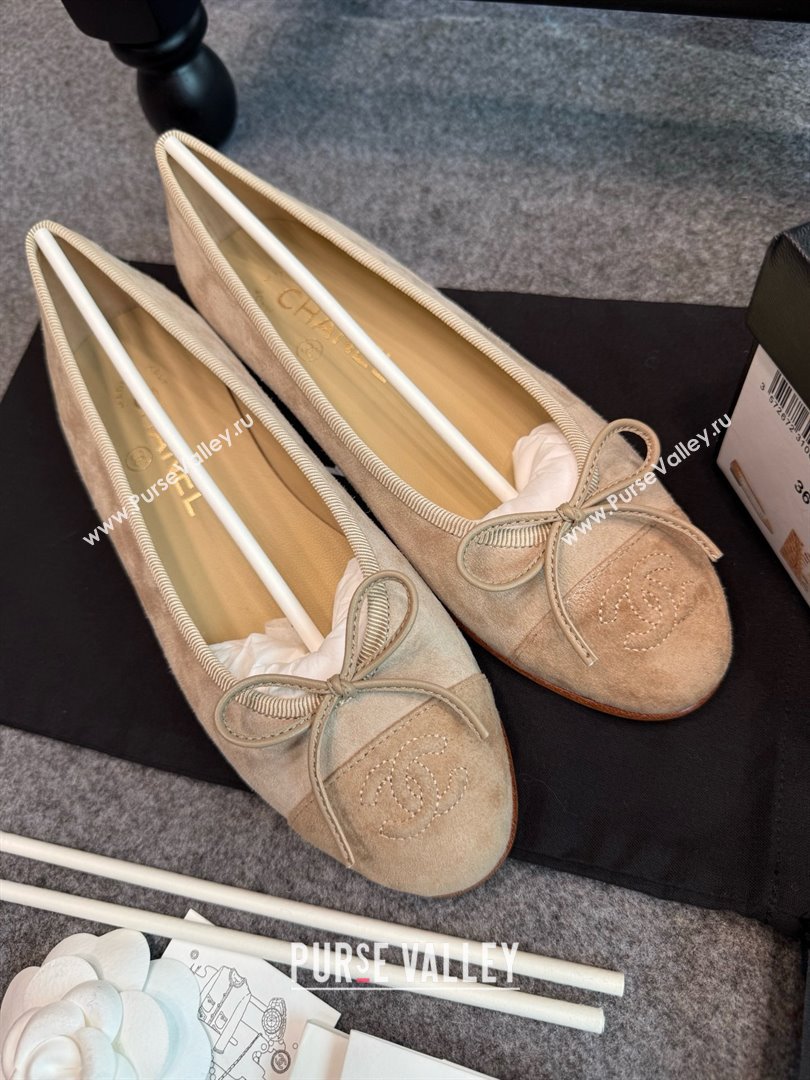 Chanel Suede Classic Ballerinas CHB070901 Beige 2025 (MD-25070901)
