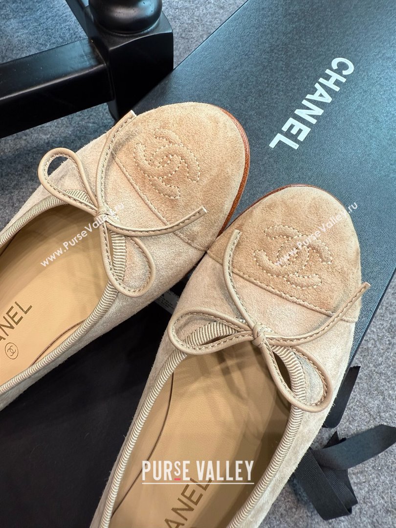Chanel Suede Classic Ballerinas CHB070901 Beige 2025 (MD-25070901)
