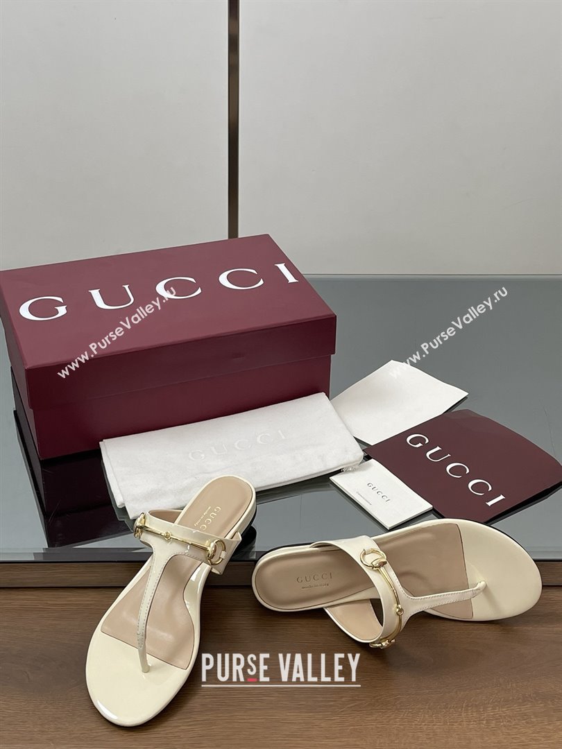 Gucci Thong Sandal with Horsebit in Patent Leather 816590 White 2025 (MD-25080211)