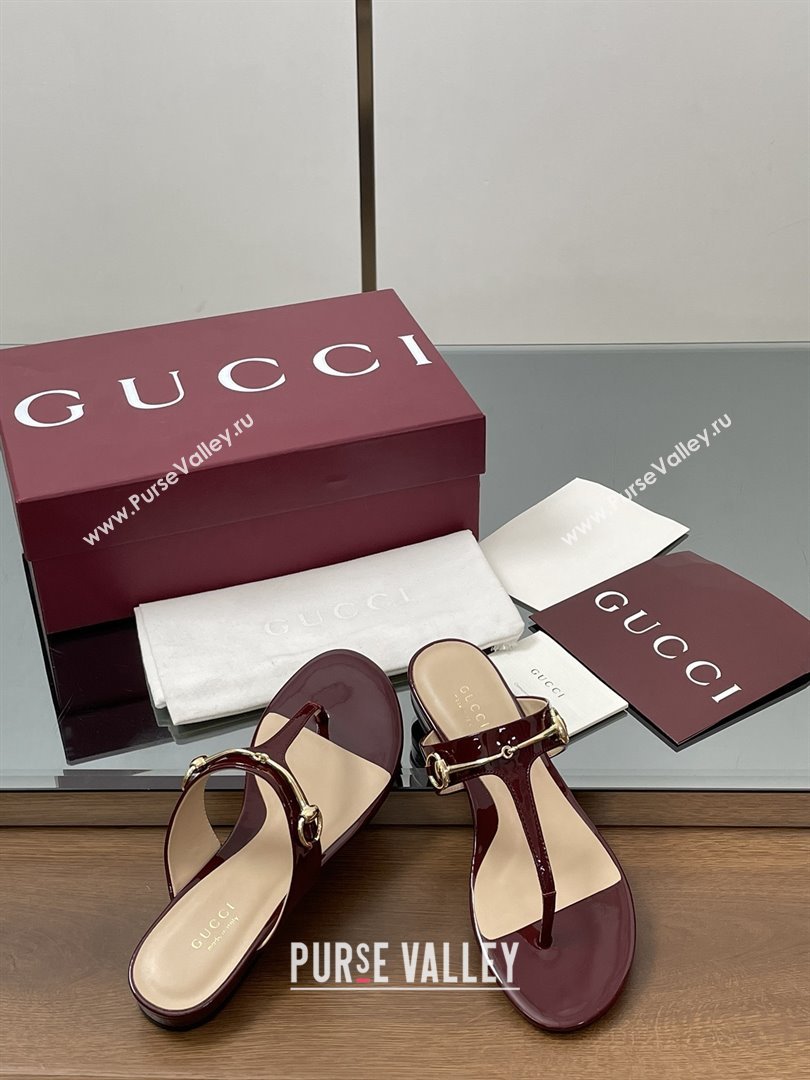 Gucci Thong Sandal with Horsebit in Patent Leather 816590 Burgundy 2025 (MD-25080212)