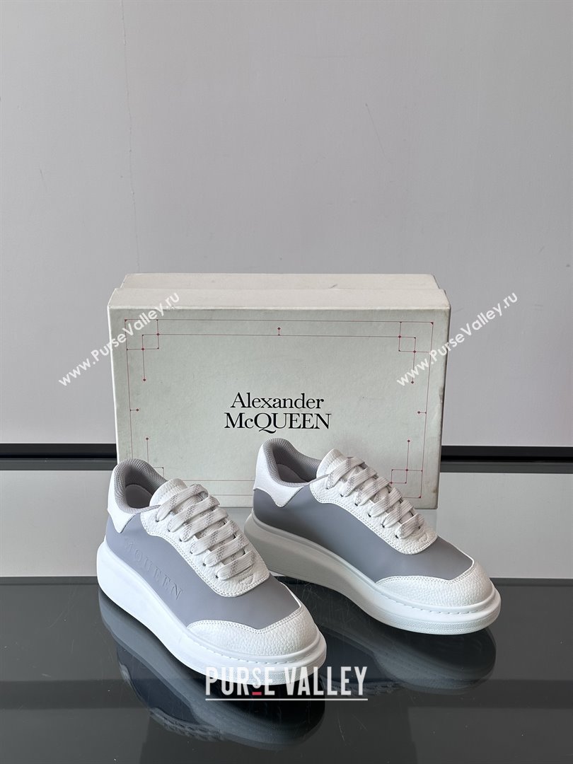 Alexander McQueen Oversized Sneakers in Calfskin Leather AM10 White/Grey 2025 (SHH-25081510)