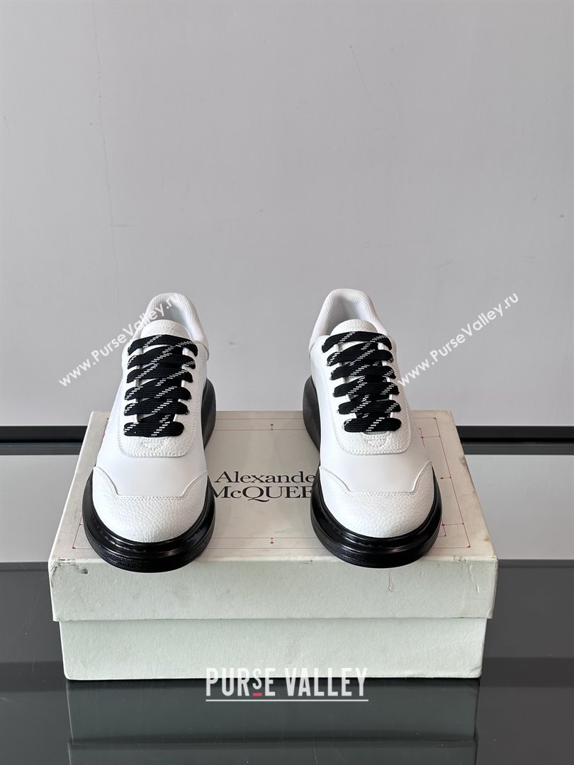 Alexander McQueen Oversized Sneakers in Calfskin Leather AM13 White/Black 2025 (SHH-25081513)