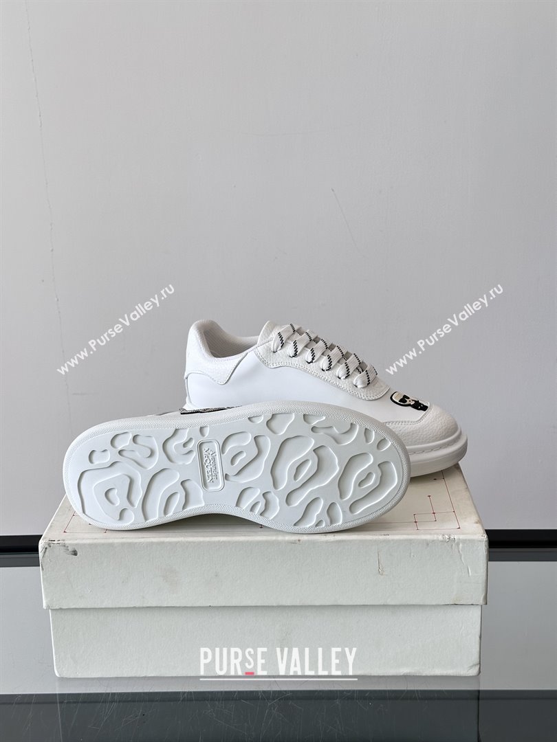 Alexander McQueen Oversized Sneakers in Calfskin Leather AM14 White 2025 (SHH-25081514)