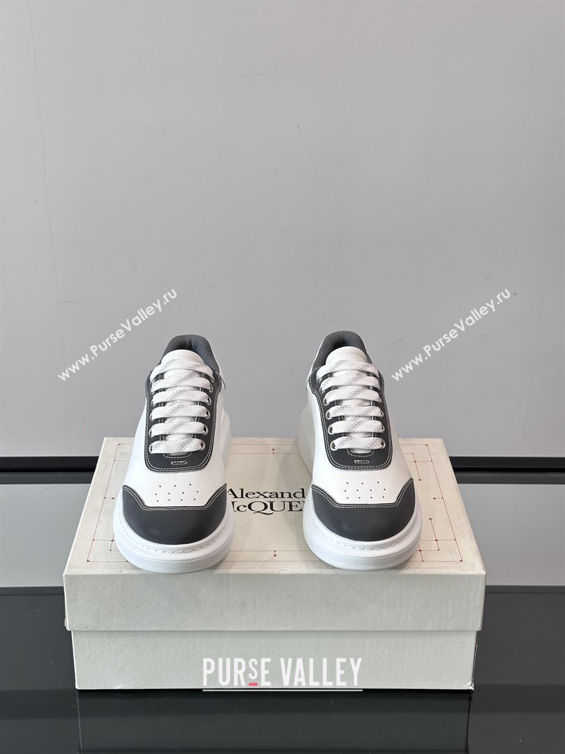 Alexander McQueen Oversized Sneakers in Calfskin Leather AM16 White/Grey 2025 (SHH-25081903)