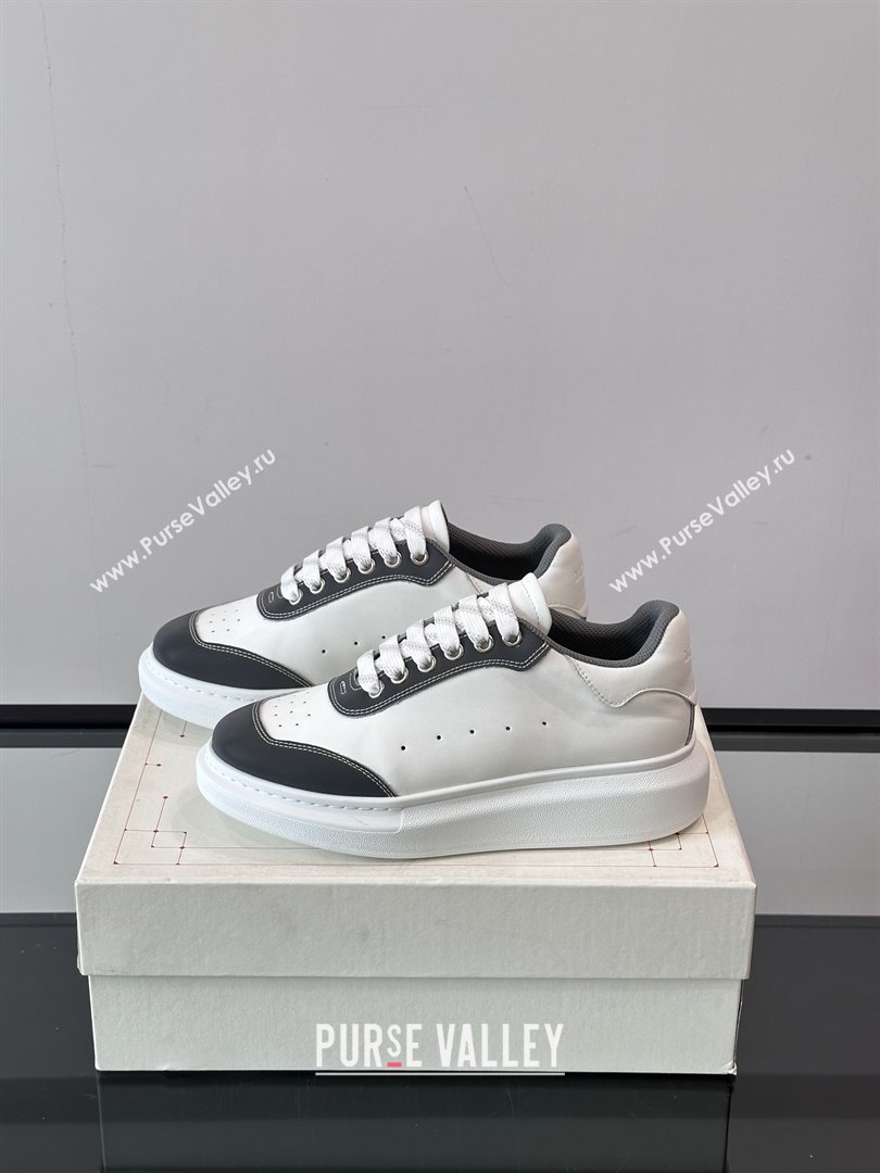 Alexander McQueen Oversized Sneakers in Calfskin Leather AM16 White/Grey 2025 (SHH-25081903)