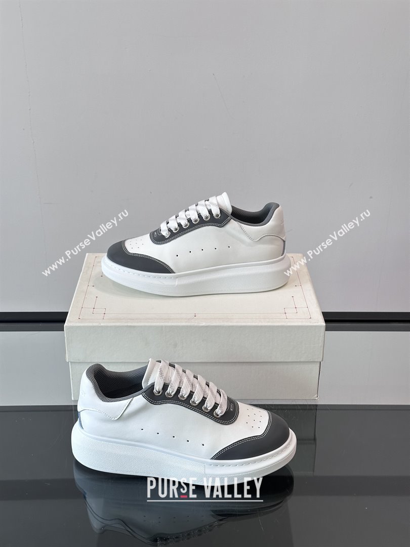 Alexander McQueen Oversized Sneakers in Calfskin Leather AM16 White/Grey 2025 (SHH-25081903)