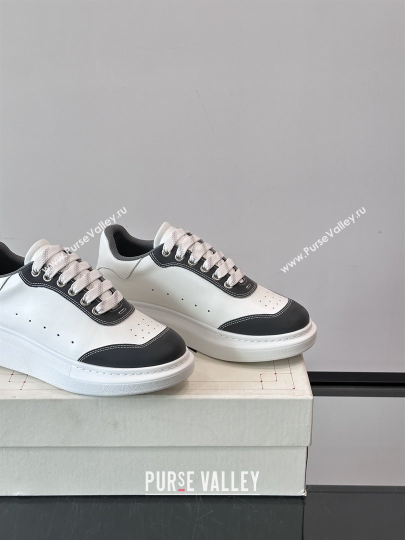 Alexander McQueen Oversized Sneakers in Calfskin Leather AM16 White/Grey 2025 (SHH-25081903)