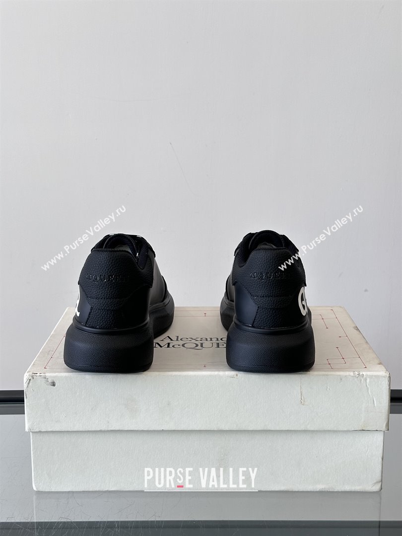 Alexander McQueen Oversized Sneakers in Calfskin Leather AM02 Black 2025 (SHH-25081502)