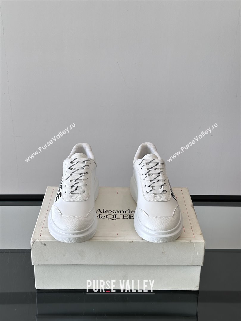 Alexander McQueen Oversized Sneakers in Calfskin Leather AM03 White 2025 (SHH-25081503)