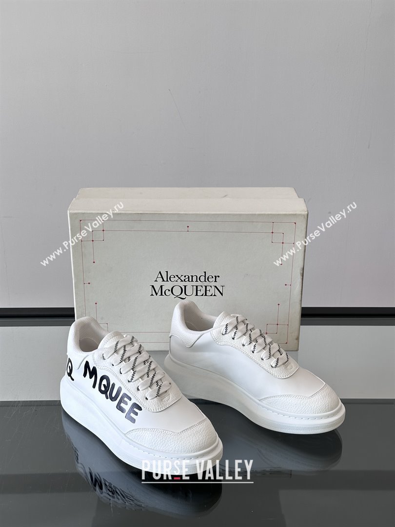 Alexander McQueen Oversized Sneakers in Calfskin Leather AM03 White 2025 (SHH-25081503)