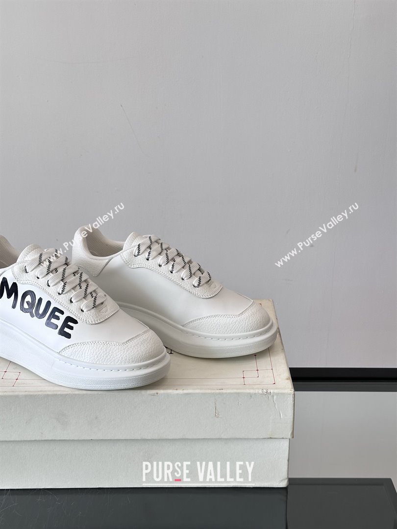 Alexander McQueen Oversized Sneakers in Calfskin Leather AM03 White 2025 (SHH-25081503)