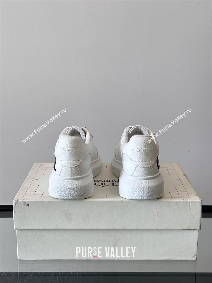 Alexander McQueen Oversized Sneakers in Calfskin Leather AM03 White 2025 (SHH-25081503)