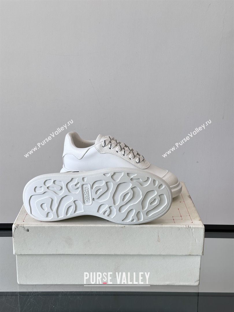 Alexander McQueen Oversized Sneakers in Calfskin Leather AM03 White 2025 (SHH-25081503)