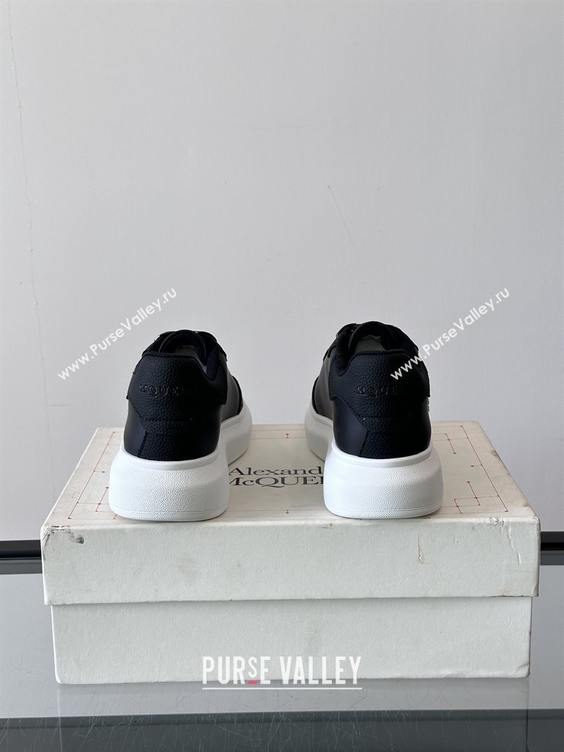 Alexander McQueen Oversized Sneakers in Calfskin Leather AM04 Black 2025 (SHH-25081504)