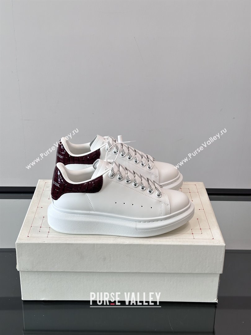 Alexander McQueen Oversized Sneakers in Calfskin Leather AM05 White/Burgundy 2025 (SHH-25081505)