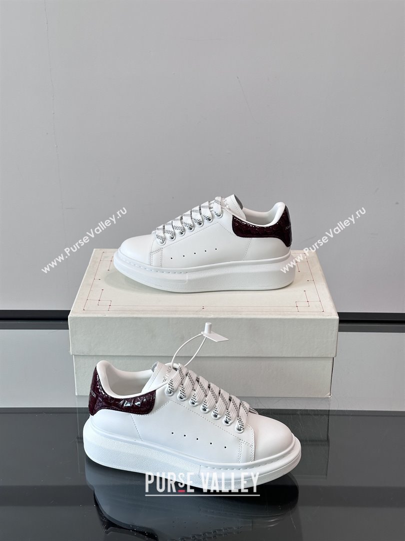 Alexander McQueen Oversized Sneakers in Calfskin Leather AM05 White/Burgundy 2025 (SHH-25081505)
