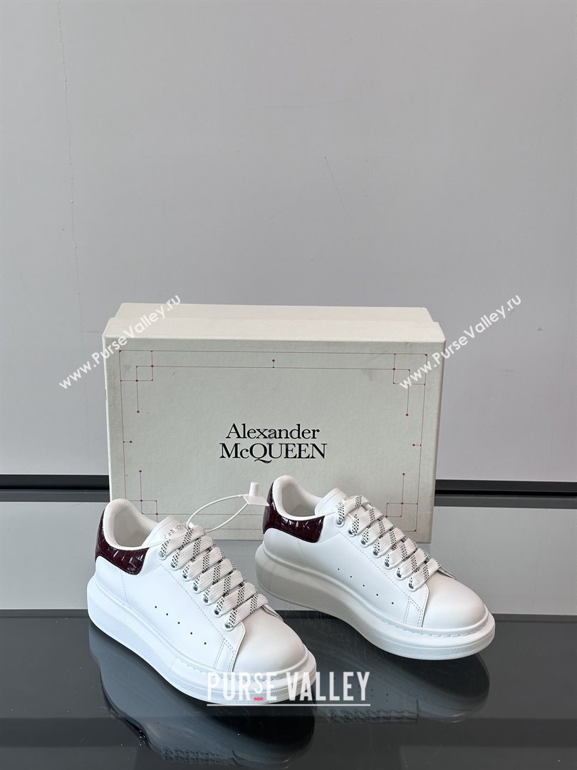 Alexander McQueen Oversized Sneakers in Calfskin Leather AM05 White/Burgundy 2025 (SHH-25081505)