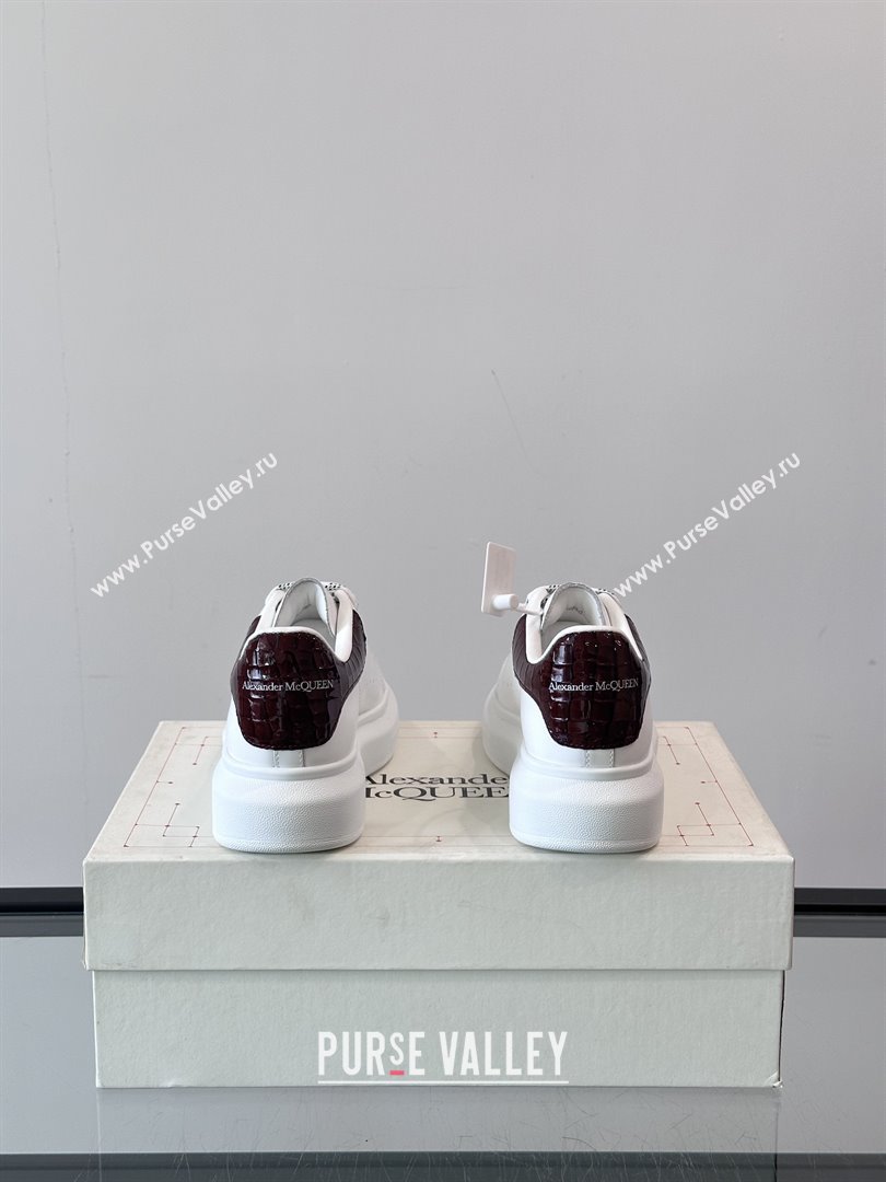 Alexander McQueen Oversized Sneakers in Calfskin Leather AM05 White/Burgundy 2025 (SHH-25081505)