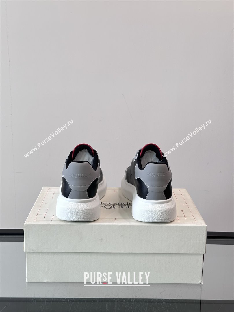 Alexander McQueen Oversized Sneakers in Calfskin Leather AM01 Black/Grey 2025 (SHH-25081501)
