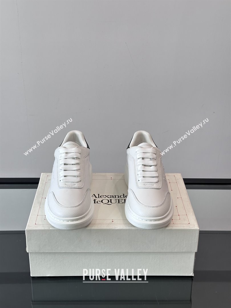 Alexander McQueen Oversized Sneakers in Calfskin Leather AM17 White/Black 2025 (SHH-25081904)