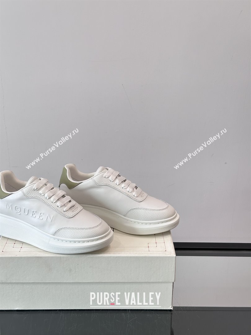 Alexander McQueen Oversized Sneakers in Calfskin Leather AM20 White/Light Green 2025 (SHH-25081907)