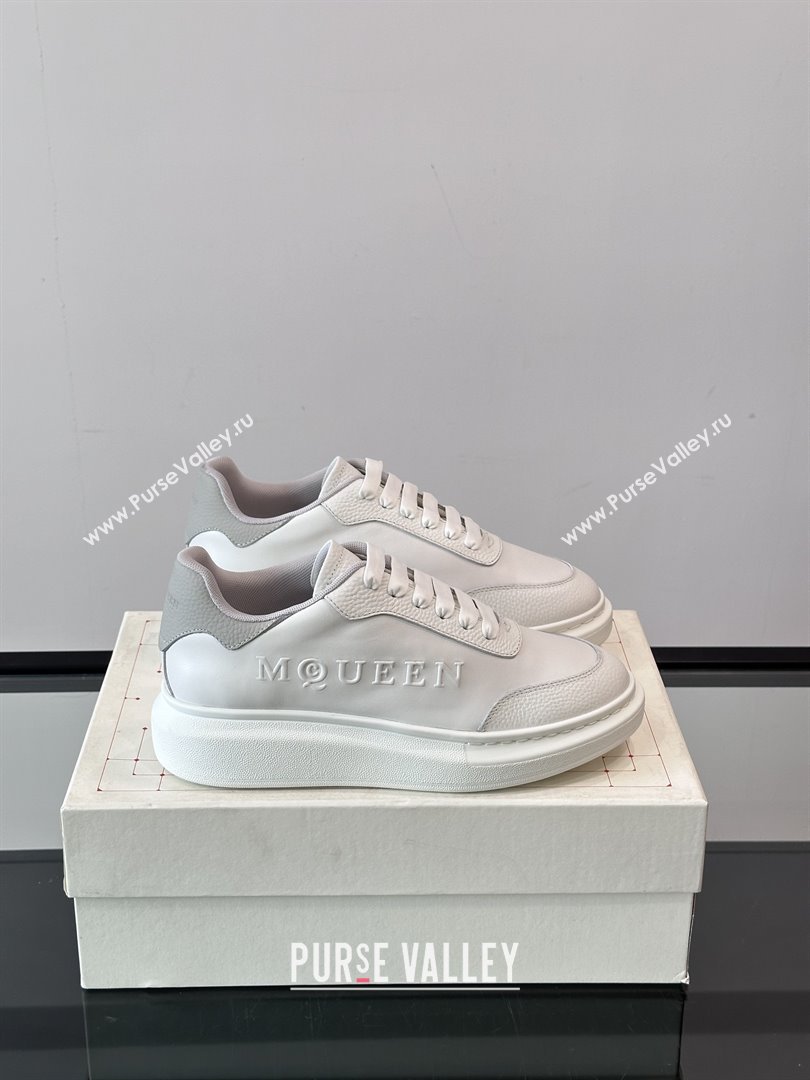 Alexander McQueen Oversized Sneakers in Calfskin Leather AM21 White/Light Grey 2025 (SHH-25081908)