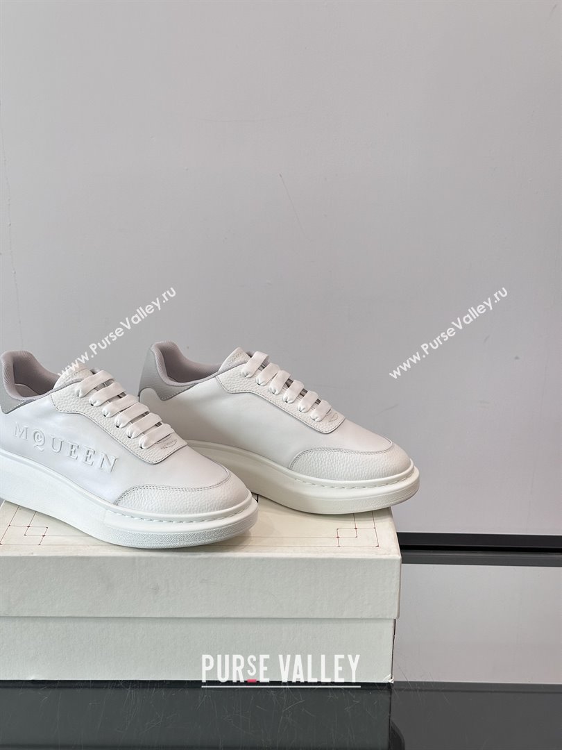 Alexander McQueen Oversized Sneakers in Calfskin Leather AM21 White/Light Grey 2025 (SHH-25081908)