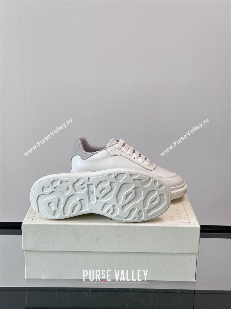 Alexander McQueen Oversized Sneakers in Calfskin Leather AM21 White/Light Grey 2025 (SHH-25081908)