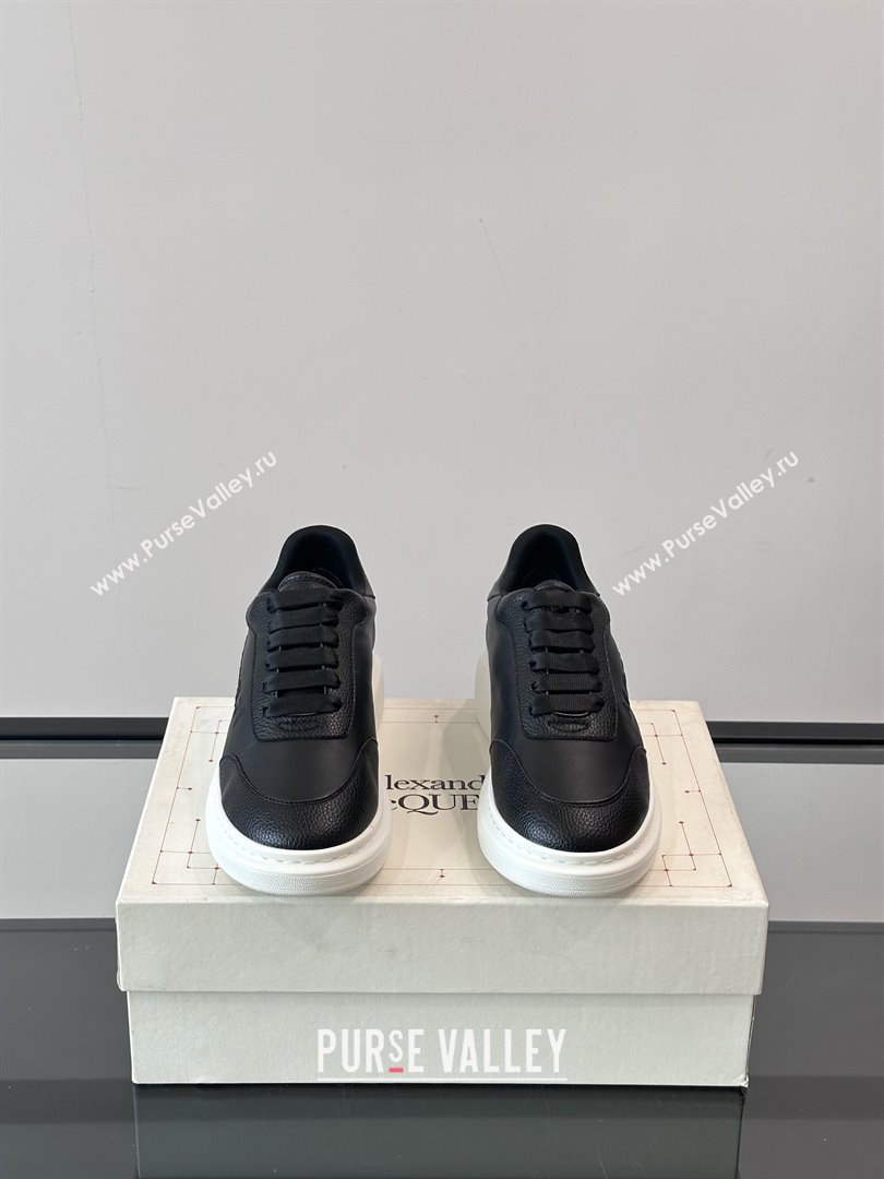 Alexander McQueen Oversized Sneakers in Calfskin Leather AM22 Black 2025 (SHH-25081909)