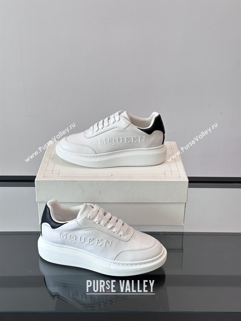 Alexander McQueen Oversized Sneakers in Calfskin Leather AM17 White/Black 2025 (SHH-25081904)