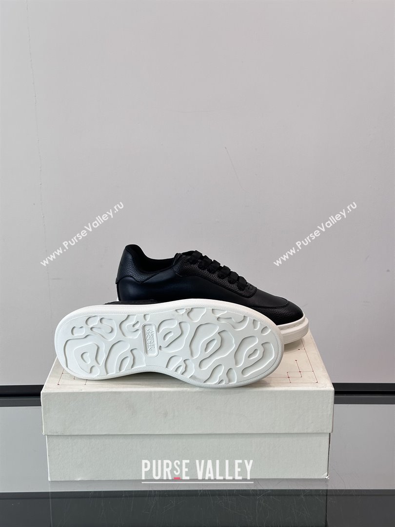Alexander McQueen Oversized Sneakers in Calfskin Leather AM22 Black 2025 (SHH-25081909)