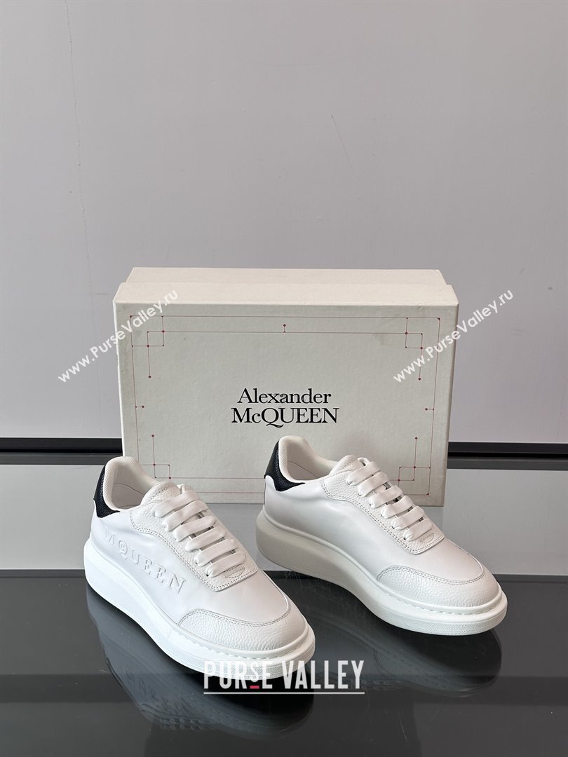 Alexander McQueen Oversized Sneakers in Calfskin Leather AM17 White/Black 2025 (SHH-25081904)
