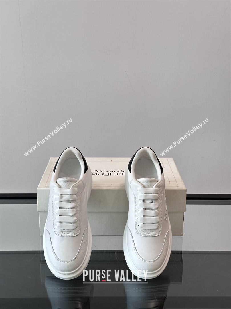 Alexander McQueen Oversized Sneakers in Calfskin Leather AM17 White/Black 2025 (SHH-25081904)