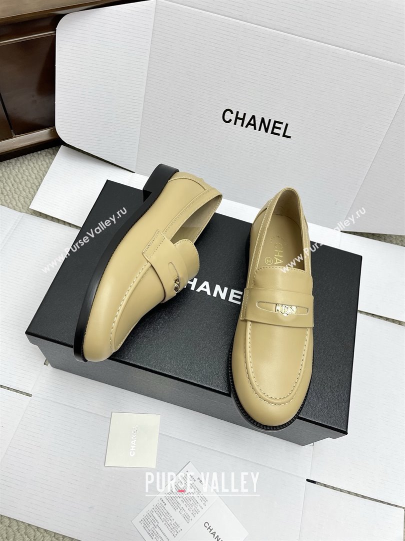 Chanel Mocassins Loafers in Smooth Calfskin G46362 Beige 2025 (KL-25090323)