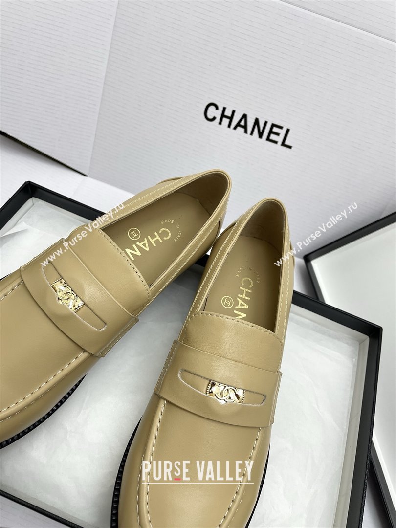 Chanel Mocassins Loafers in Smooth Calfskin G46362 Beige 2025 (KL-25090323)
