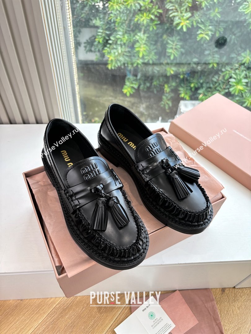 Miu Miu Smooth Calfskin Loafers with Tassel Black 2025 (MD-25090602)