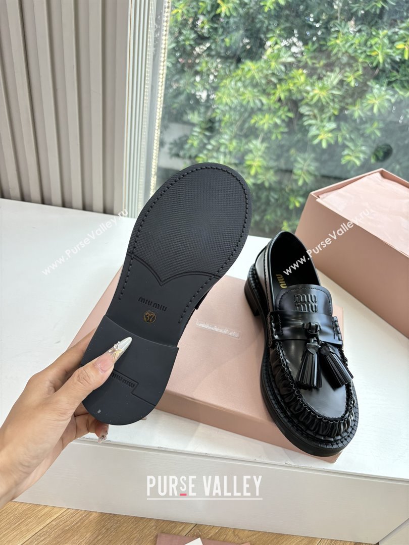 Miu Miu Smooth Calfskin Loafers with Tassel Black 2025 (MD-25090602)