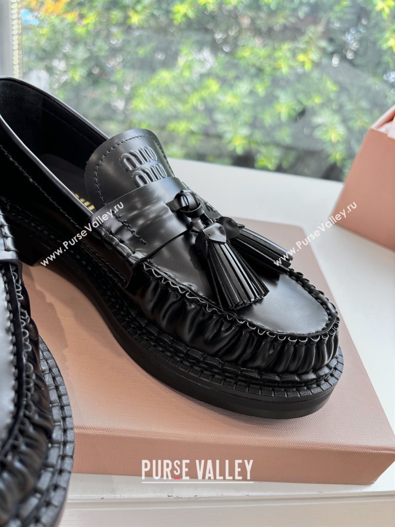 Miu Miu Smooth Calfskin Loafers with Tassel Black 2025 (MD-25090602)