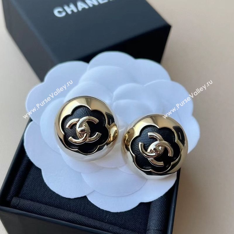 Chanel Round Stud Earrings Black/Gold 2025 CH0916033 (YF-250916033)