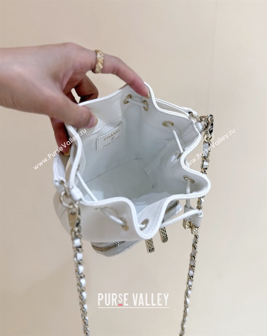 Chanel Clutch with Chain in Grained Shiny Calfskin AP4775 White 2025 Top Quality (SHUNY-25092303)