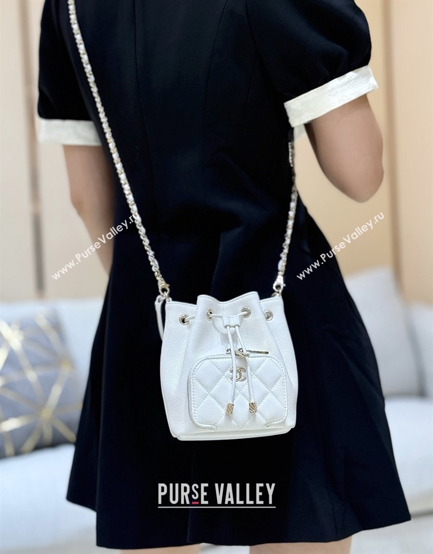 Chanel Clutch with Chain in Grained Shiny Calfskin AP4775 White 2025 Top Quality (SHUNY-25092303)