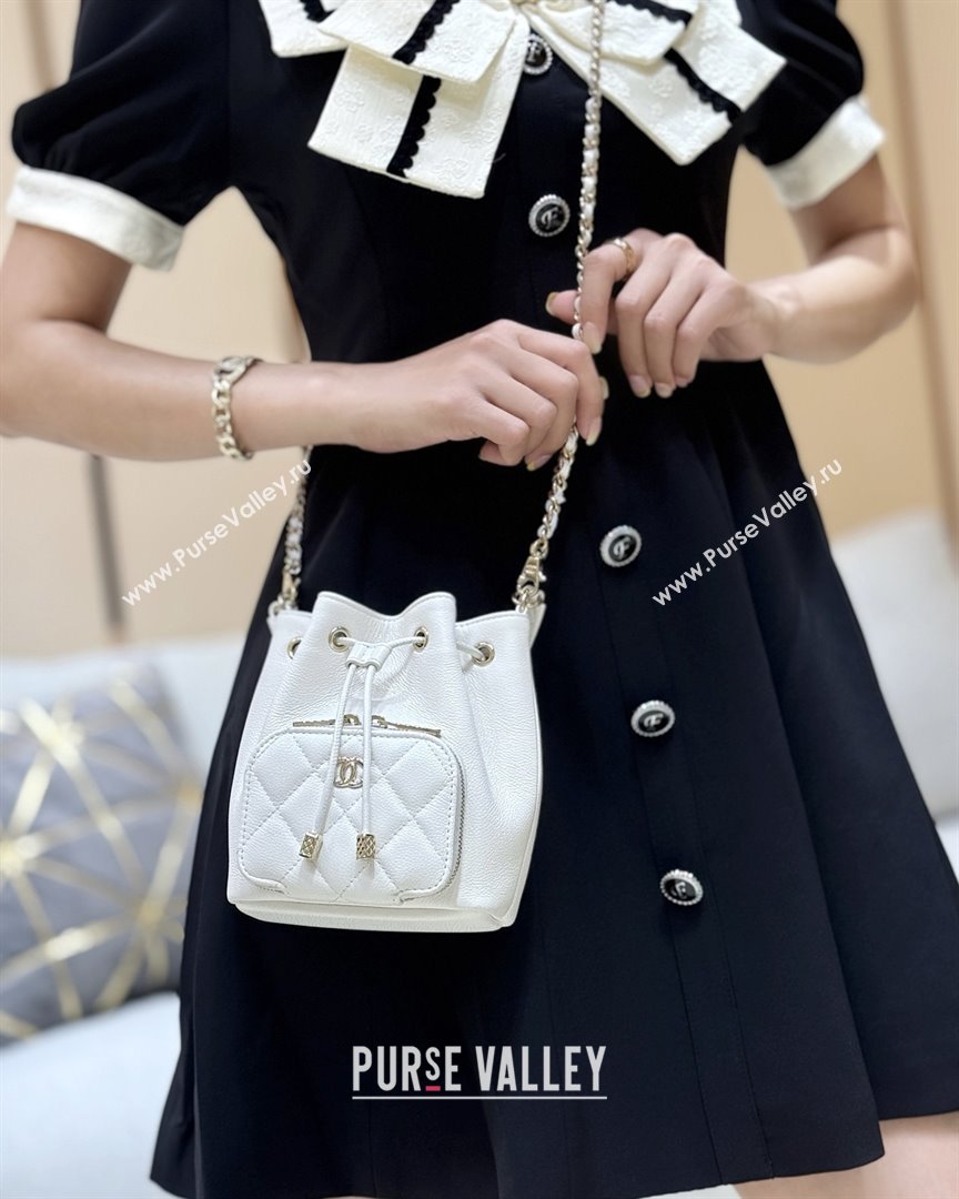 Chanel Clutch with Chain in Grained Shiny Calfskin AP4775 White 2025 Top Quality (SHUNY-25092303)