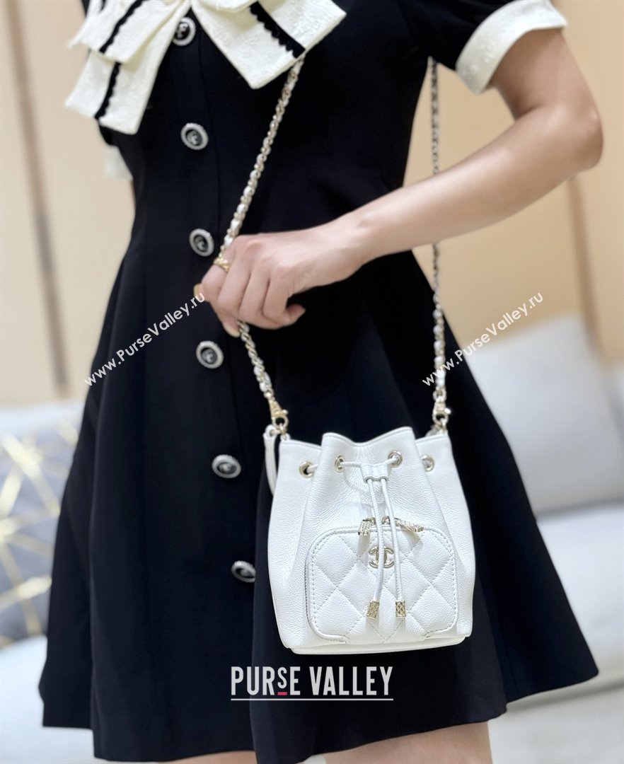 Chanel Clutch with Chain in Grained Shiny Calfskin AP4775 White 2025 Top Quality (SHUNY-25092303)