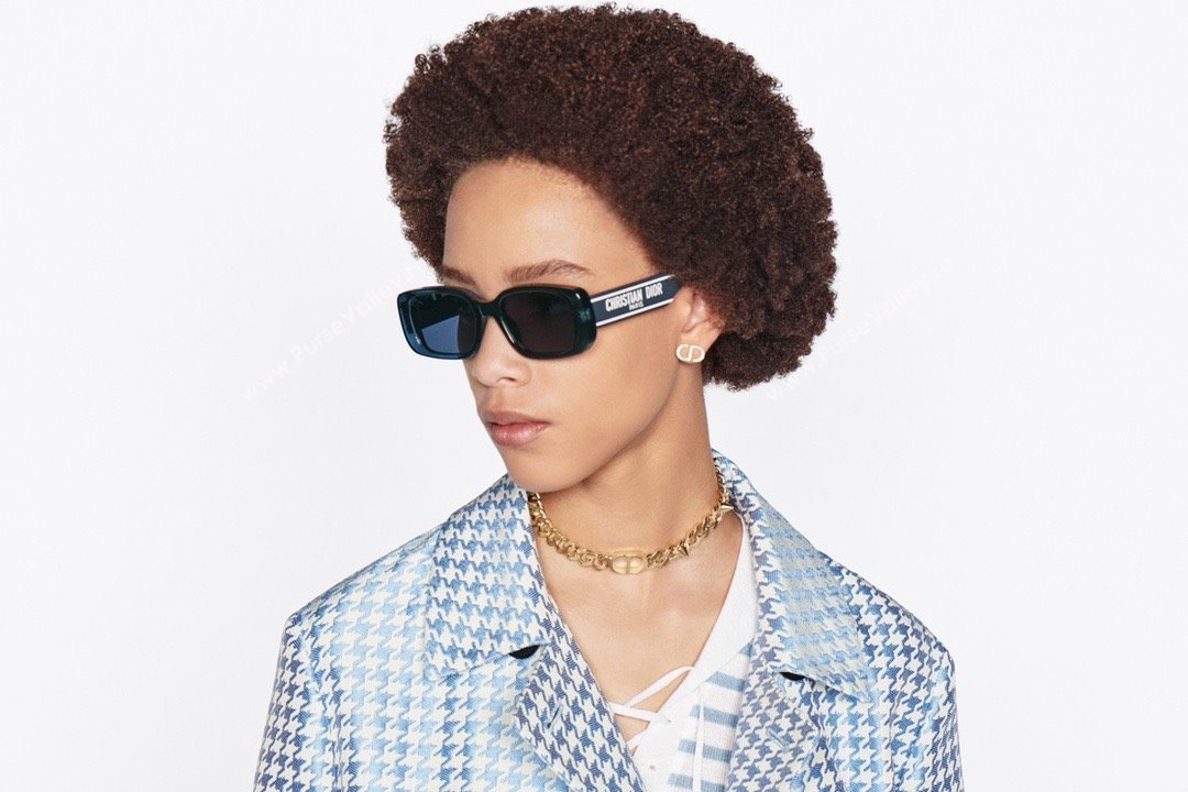 Dior Petit CD Earrings D92704 Gold 2025 (Q-25092704)