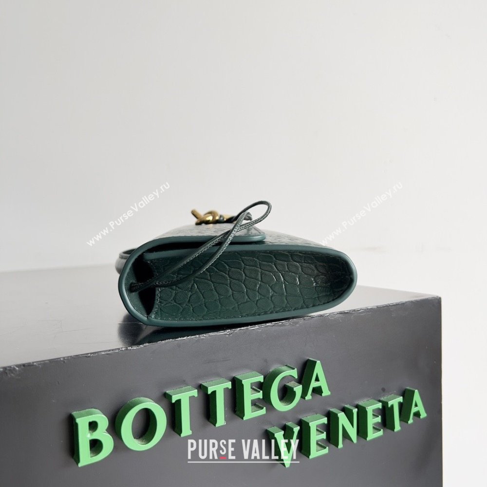 Bottega Veneta Andiamo Clutch in Crocodile Pattern Leather Green 2025 (MS-25101509)