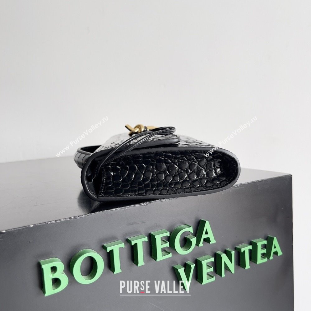 Bottega Veneta Andiamo Clutch in Crocodile Pattern Leather Black 2025 (MS-25101510)