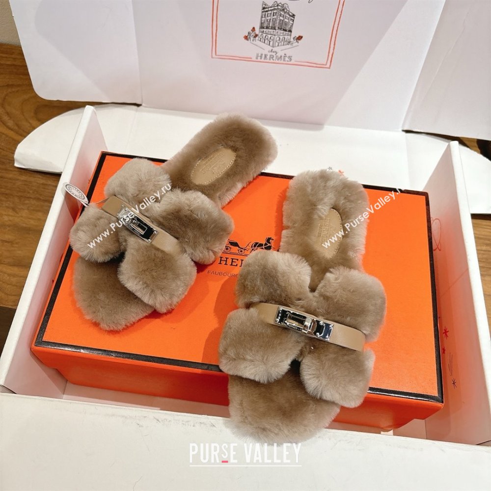 Hermes Oran Sandals in Shearling Wool with Kelly Buckle H101623 Khaki 2025 (XC-25101623)