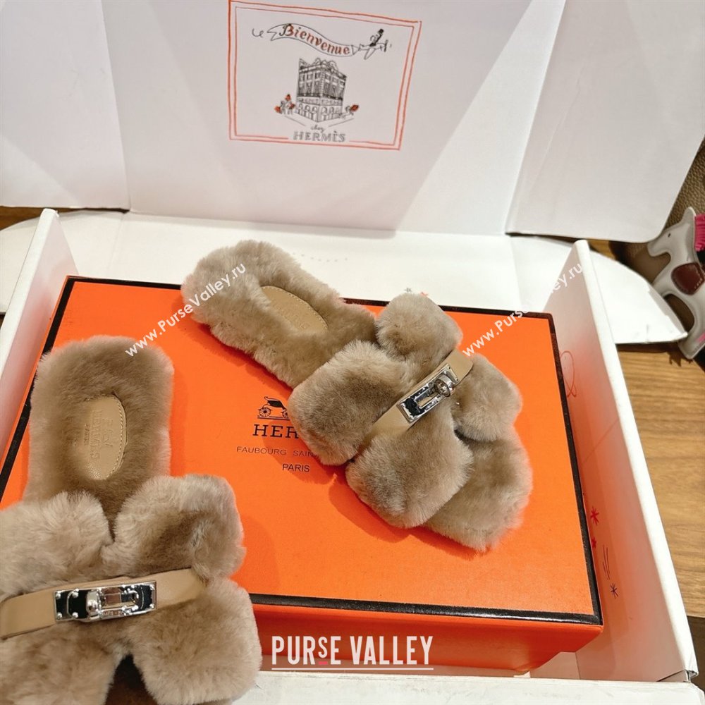 Hermes Oran Sandals in Shearling Wool with Kelly Buckle H101623 Khaki 2025 (XC-25101623)