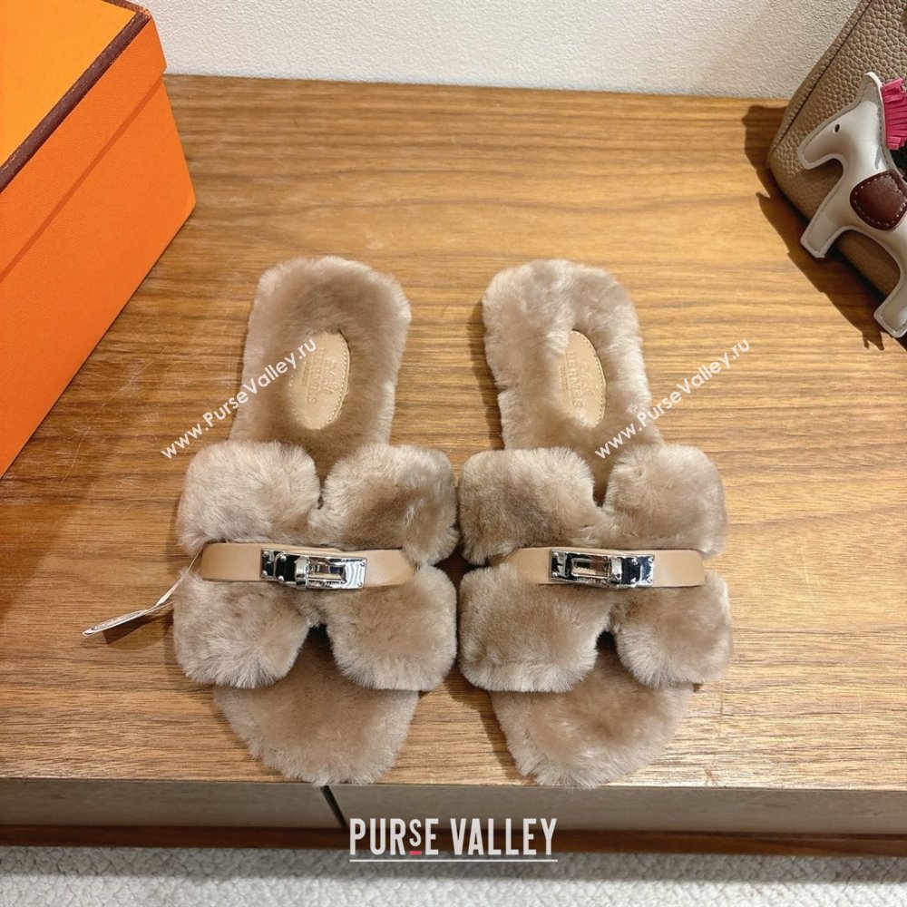 Hermes Oran Sandals in Shearling Wool with Kelly Buckle H101623 Khaki 2025 (XC-25101623)