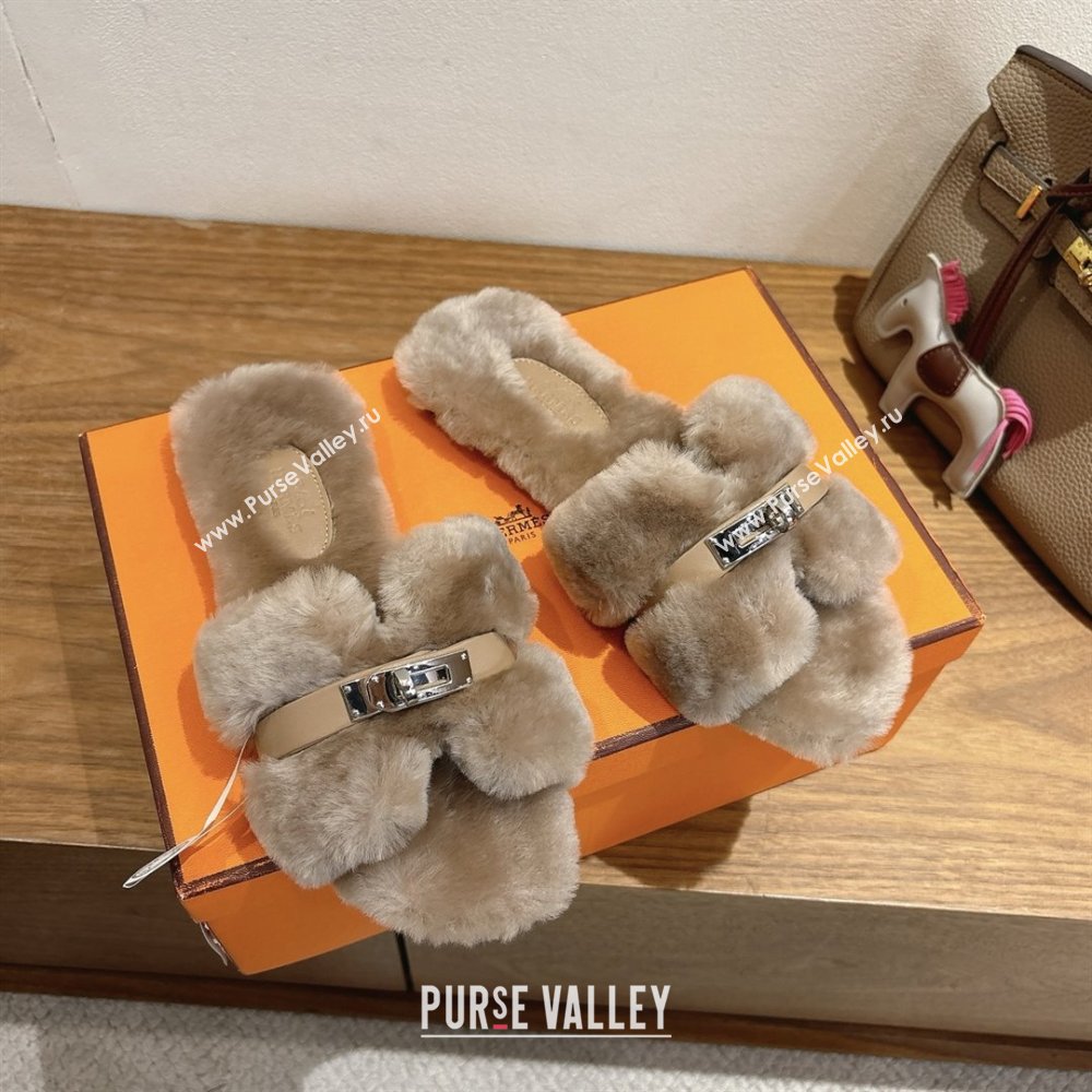 Hermes Oran Sandals in Shearling Wool with Kelly Buckle H101623 Khaki 2025 (XC-25101623)